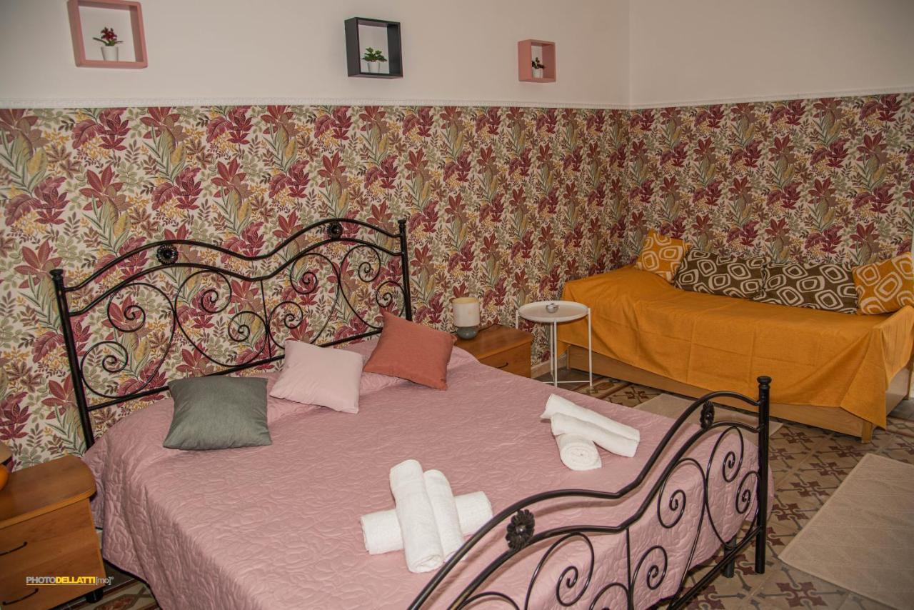 Victoria Suite Casa Vacanza Taranto Exterior foto